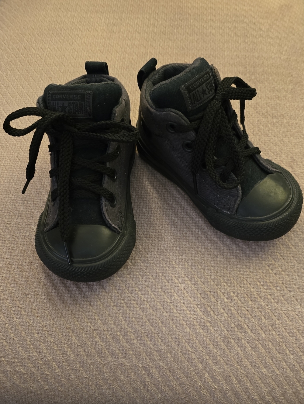 Converse Kids' Chuck Taylor All Star Street Mid Shoes Size 5